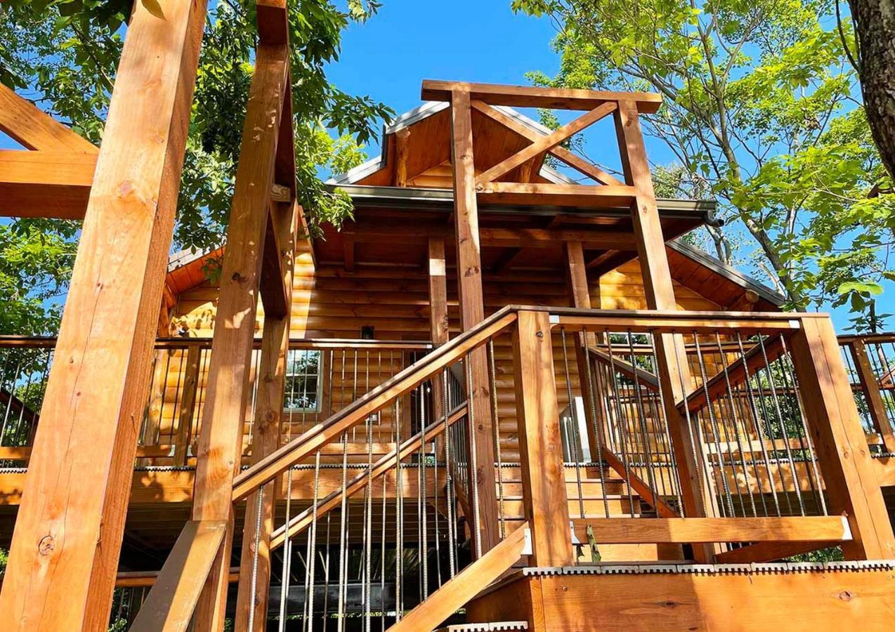 Cricket Hill Treehouse By Amish Country Lodging Миллерсберг Экстерьер фото